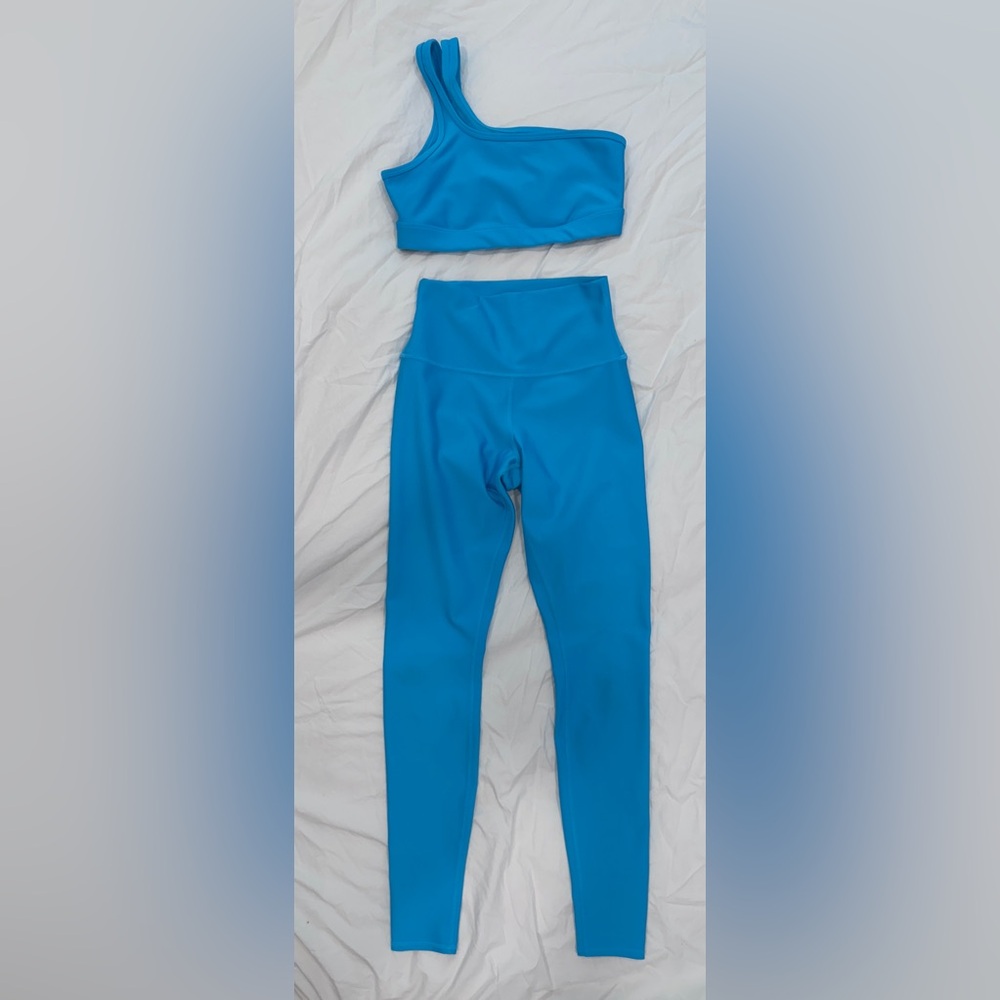 ALO Yoga Airlift Turquoise Workout Set
